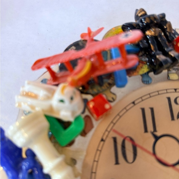 Vintage 1980's Retro Toy Clock. - Picture 5 of 9